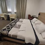 Avion Otel