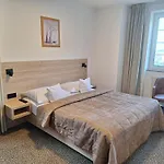 Otel Avion 3*