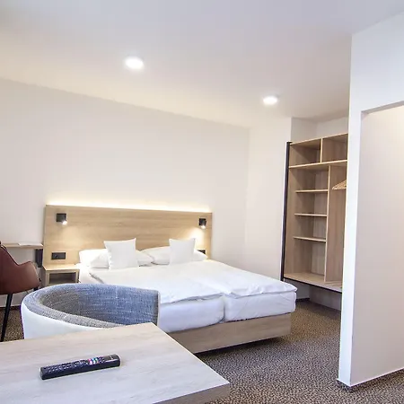 Hotel Avion