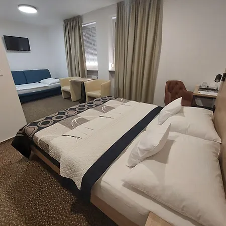 Avion Hotel