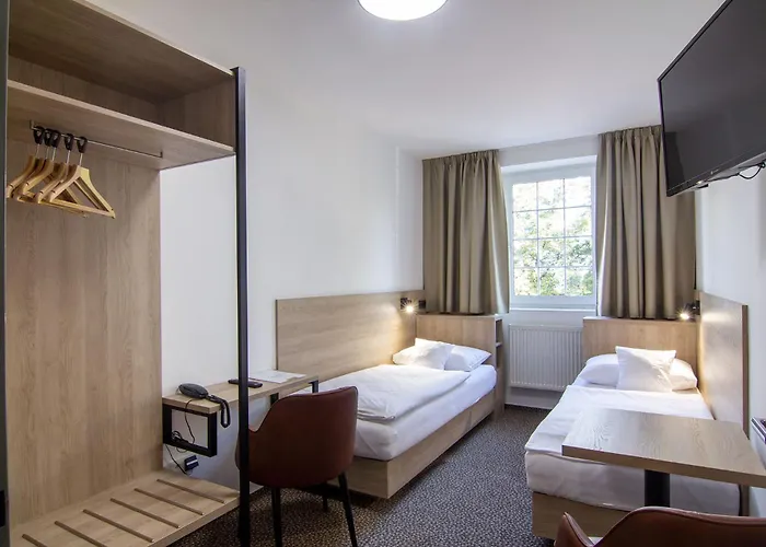 Avion Hotel 3*