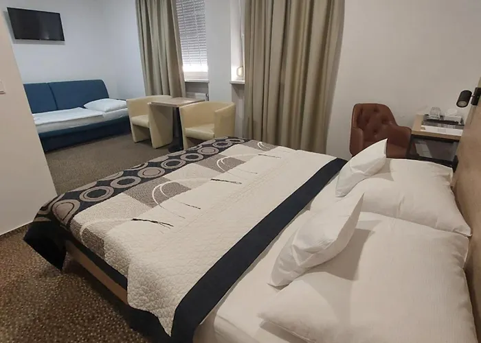 Hotel Avion