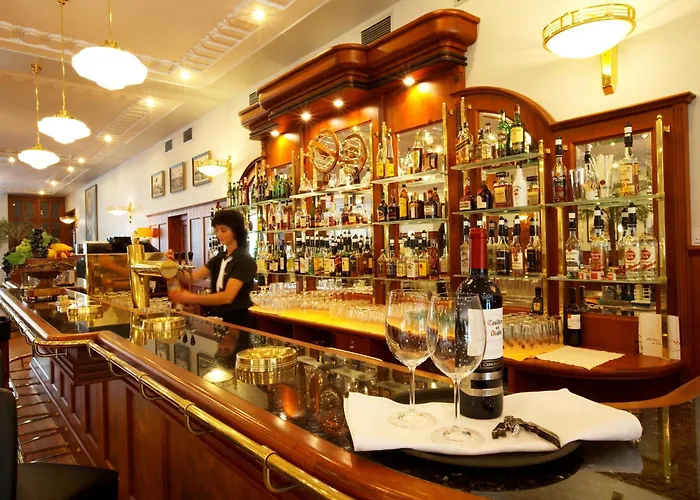 آڤيون فندق 3*