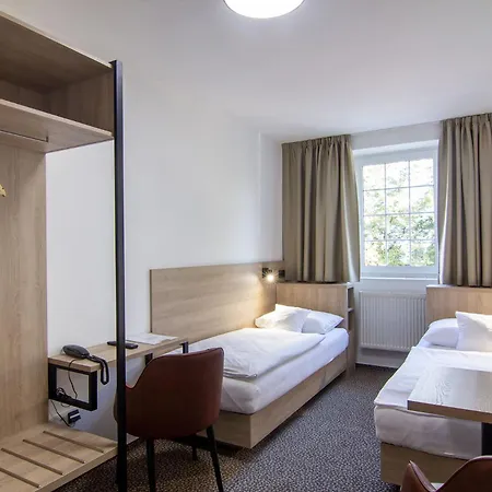 Avion Hotel 3*