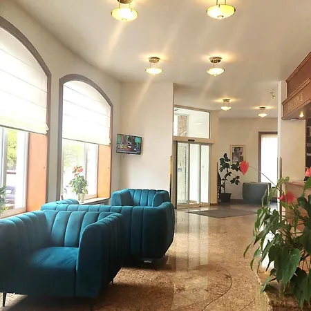 آڤيون فندق براغ