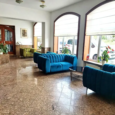 Hotel Avion 3*