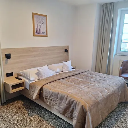 Hotel Avion 3*