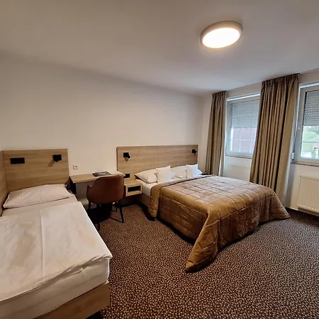 Hotel Avion