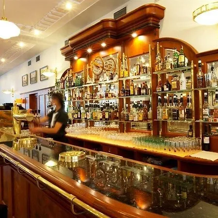 Avion Hotel 3*